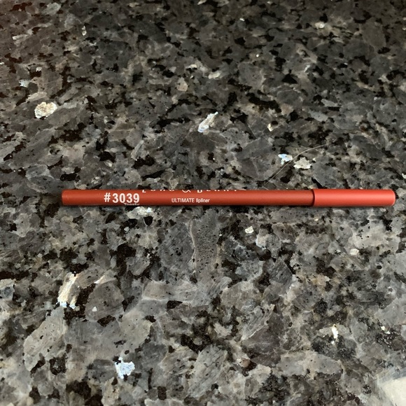 Lord & Berry Ultimate Lip Liner - Picture 3 of 5